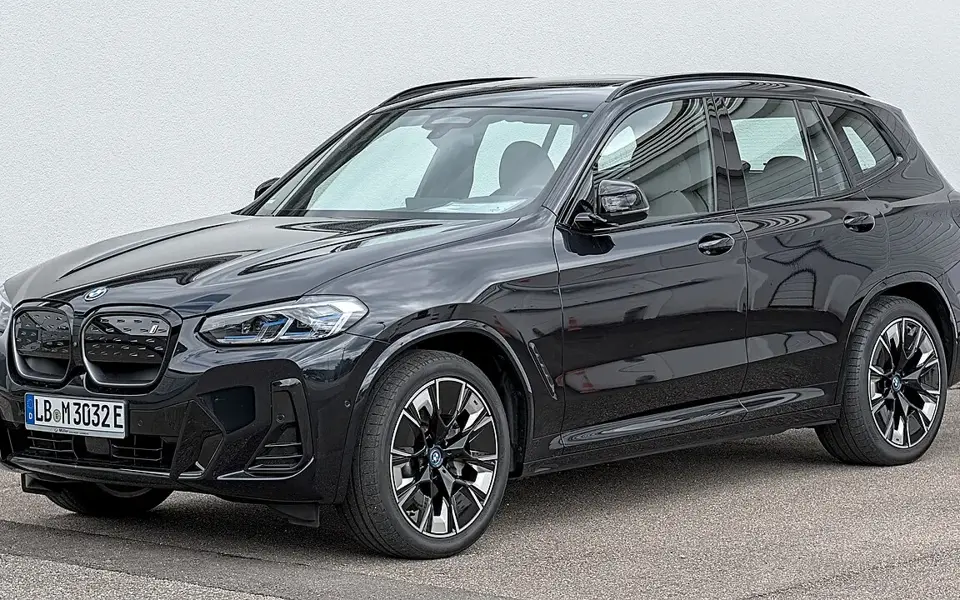 BMW iX3