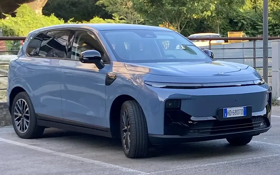 Leapmotor B10